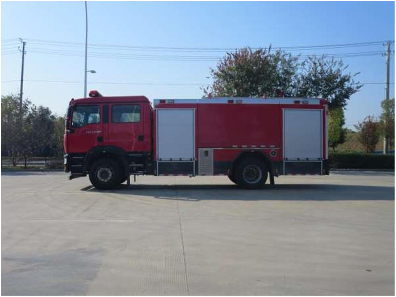 國(guó)六8噸汕德卡泡沫消防車